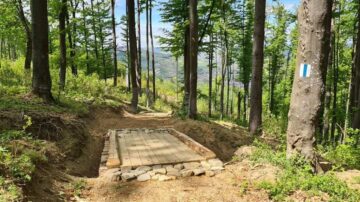 La Gura Humorului se finalizează amenajarea a două trasee turistice și a unui spectaculos foișor de observare cu șase etaje