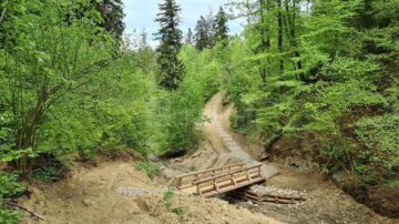 La Gura Humorului se finalizează amenajarea a două trasee turistice și a unui spectaculos foișor de observare cu șase etaje