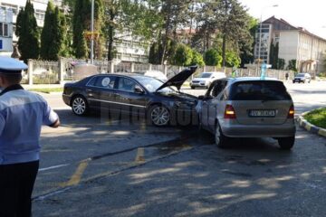 Accident în fața sediului Inspectoratului de Poliție Județean Suceava