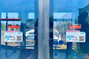 Autobuzele electrice de capacitate mică din dotarea TPL sunt echipate cu folie antimicrobiană, donată de Promoart