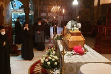 Sicriul cu trupul Părintelui Arhiepiscop Pimen a ajuns la Suceava și a poposit în Catedrala Arhiepiscopală