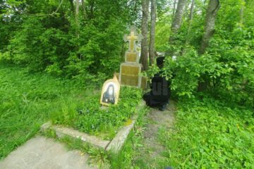 Călugării de la Schitul Sihăstria Putnei pregătesc locul în care va fi înmormântat Înaltpreasfinția Sa Pimen