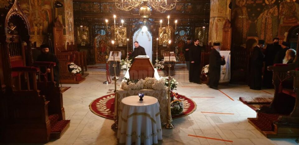 Sicriul cu trupul Părintelui Arhiepiscop Pimen a ajuns la Suceava și a poposit în Catedrala Arhiepiscopală