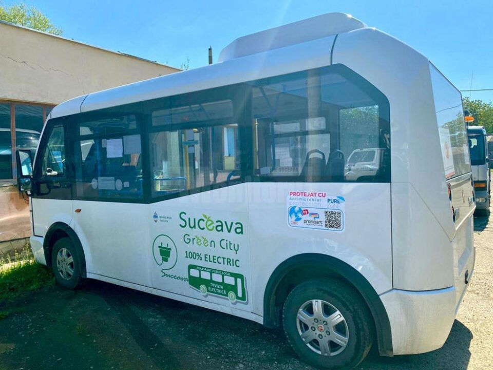 Cinci autobuze electrice din parcul auto al TPL Suceava, echipate cu folie antimicrobiană