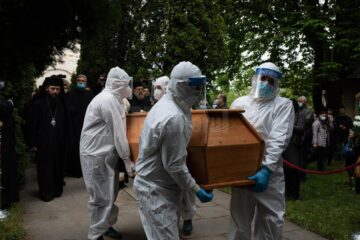 ÎPS Pimen s-a întors acasă. Mâine va fi înmormântat la Sihăstria Putnei. Foto: Ema Motrescu