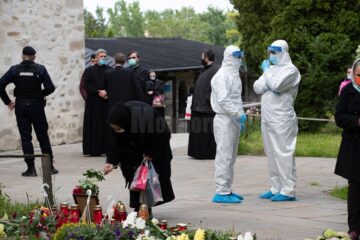 ÎPS Pimen s-a întors acasă. Mâine va fi înmormântat la Sihăstria Putnei. Foto: Ema Motrescu