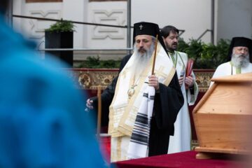 ÎPS Pimen s-a întors acasă. Mâine va fi înmormântat la Sihăstria Putnei. Foto: Ema Motrescu