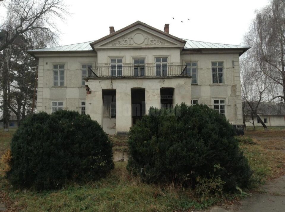 Conacul Vârnav Liteanu din orașul Liteni - foto Wikipedia