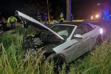 Patru răniți, din care doi grav, după ce un tânăr de 18 ani a intrat cu un BMW pe contrasens