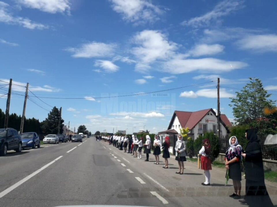 Trupul neînsuflețit al Arhipăstorului Bucovinei pleacă la Mănăstirea Sihăstria Putnei, la mormântul pe care Înaltpreasfinția Sa și l-a pregătit dinainte.