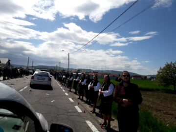 Pe traseul străbătut de cortegiu