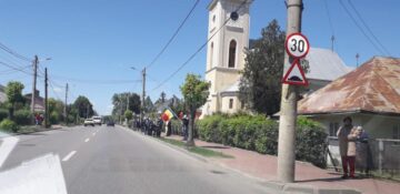 Trupul neînsuflețit al Arhipăstorului Bucovinei pleacă la Mănăstirea Sihăstria Putnei, la mormântul pe care Înaltpreasfinția Sa și l-a pregătit dinainte.