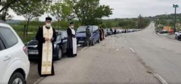 Pelerinaj la sicriul Părintelui Arhiepiscop Pimen, depus în Catedrala Arhiepiscopală din cadrul Mănăstirii ”Sf. Ioan cel Nou” din Suceava