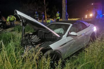 Patru răniți, din care doi grav, după ce un tânăr de 18 ani a intrat cu un BMW pe contrasens
