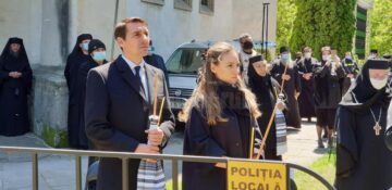 Arhipăstorul Bucovinei a plecat spre locul de veci pe un drum udat de lacrimi și presărat cu flori