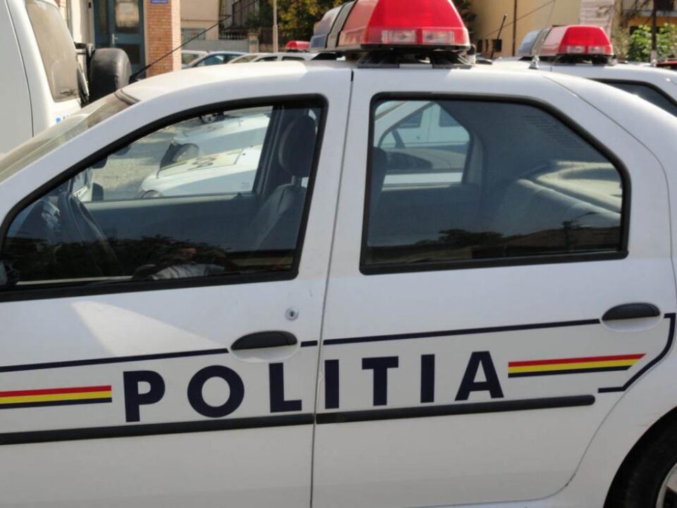Oprit la volanul unei mașini radiate din circulație, având și permisul suspendat Sursa : enational.ro Oprit la volanul unei mașini radiate din circulație, având și permisul suspendat Sursa : enational.ro