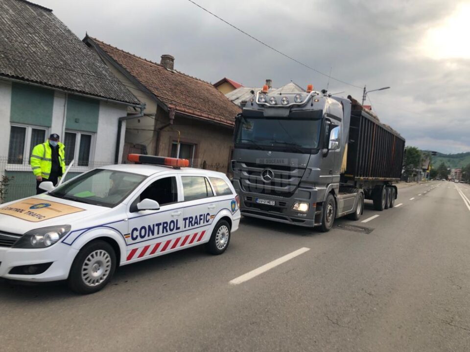 Vehiculul cu lemn care deășea masa maximă autorizată