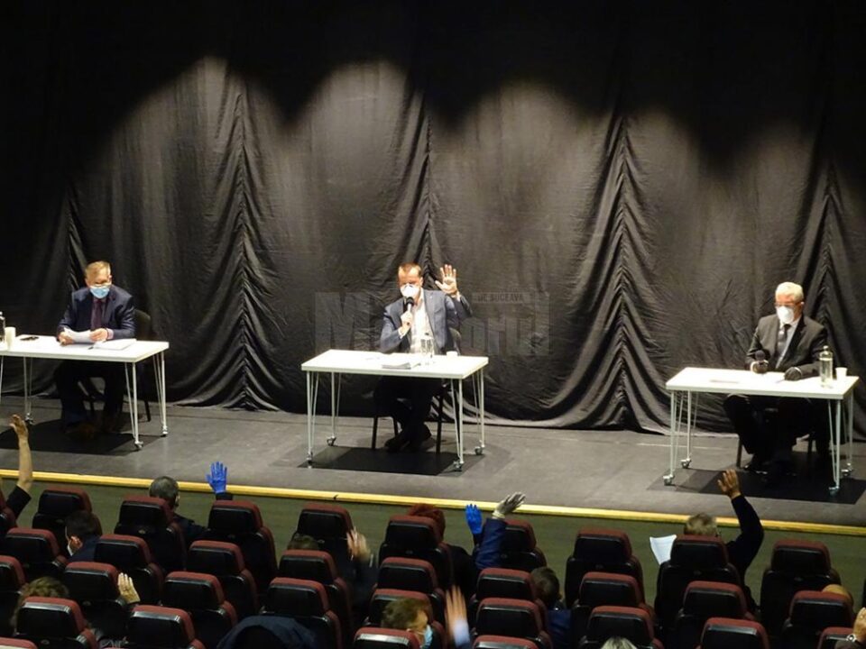 Premieră la Centrul Cultural Bucovina - prima ședință de Consiliu Local desfășurată în sala de spectacole