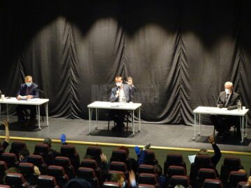 Premieră la Centrul Cultural Bucovina - prima ședință de Consiliu Local desfășurată în sala de spectacole
