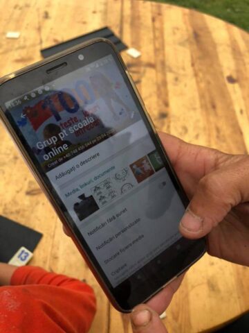 Familia cu 10 copii din Râșca a primit alimente, haine, jucării și jocuri educative, farfurii și o plapumă de lână din partea Centrului Social Maria Ward