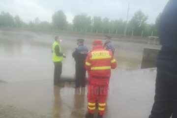 Femeie de 81 ani, găsită decedată într-un bazin de acumulare de la o microhidrocentrală