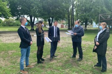 Gheorghe Flutur s-a întâlnit la Frasin cu secretarul de stat în Ministerul Tineretului și Sportului Andra Costache, subsecretarul de stat din cadrul aceluiași minister Radu Lebădă și cu primarul orașului Frasin, Marinel Balan