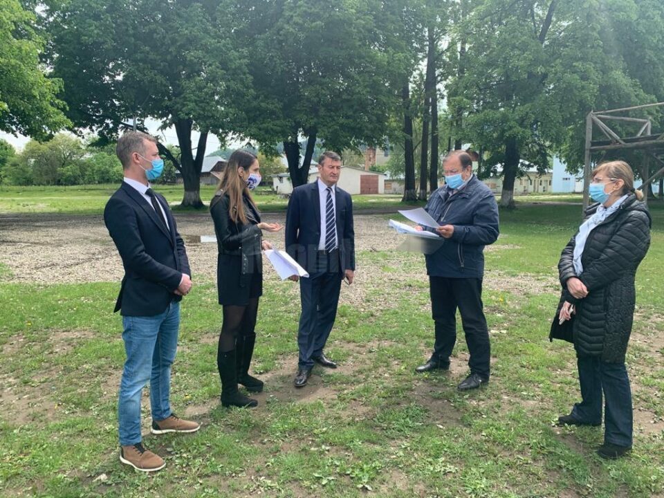 Gheorghe Flutur s-a întâlnit la Frasin cu secretarul de stat în Ministerul Tineretului și Sportului Andra Costache, subsecretarul de stat din cadrul aceluiași minister Radu Lebădă și cu primarul orașului Frasin, Marinel Balan