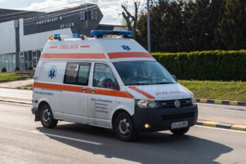 Biciclistul a fost preluat de o ambulanță și transportat la Spitalul din Gura Humorului