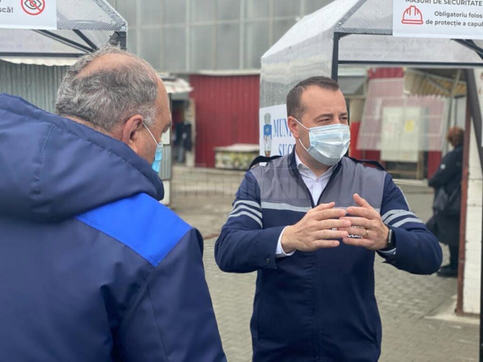 Lucian Harșovschi a verificat în teren vineri punerea în funcțiune a tunelurilor de dezinfecție și restul măsurilor speciale luate pentru redeschiderea Bazarului