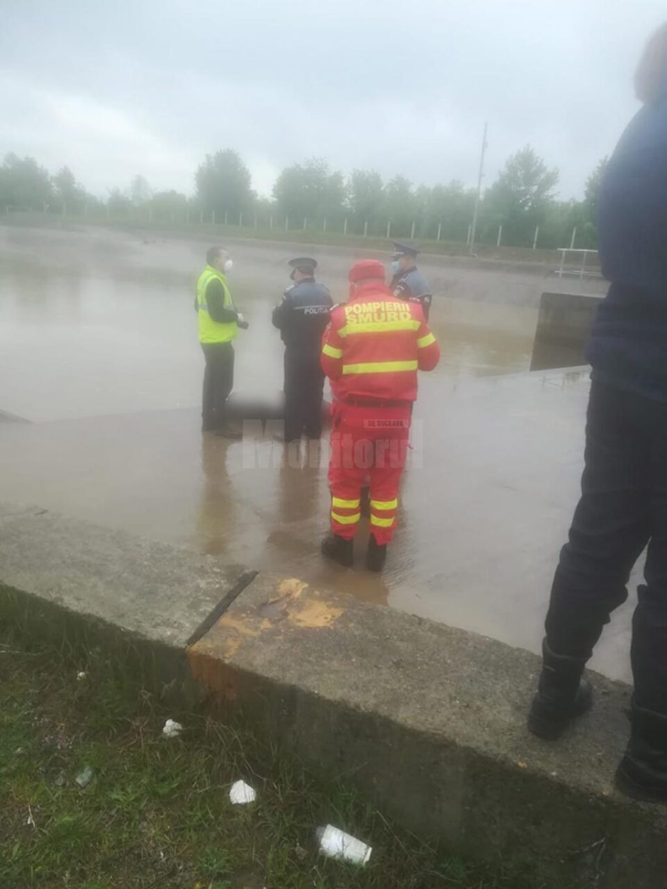 Femeie de 81 de ani, găsită decedată într-un bazin de acumulare de la o microhidrocentrală Femeie de 81 de ani, găsită decedată într-un bazin de acumulare de la o microhidrocentrală