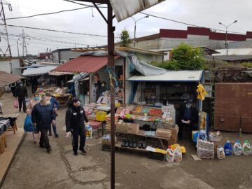Bazarul Sucevei, vizitat de mii de suceveni, chiar din prima zi în care a fost redeschis4
