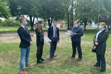 Gheorghe Flutur s-a întâlnit, la Frasin, cu oficiali ai Ministerului Tineretului și Sportului pentru a stabili pașii care trebuie urmați pentru deschiderea noului centru de tineret de la Bucșoaia