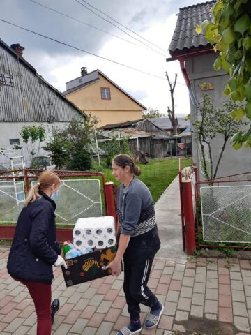 Sprijin pentru peste 500 de persoane vulnerabile din Rădăuți și împrejurimi, oferit de Asociația „Rădăuțiul Civic”