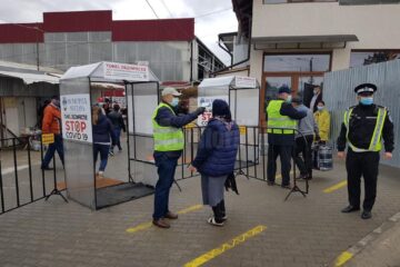 Măsurarea temperaturii și purtarea măștii sunt obligatorii pentru a putea intra în Bazar