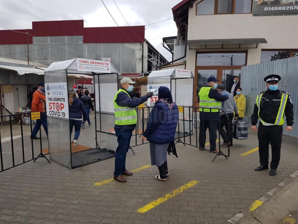 Măsurarea temperaturii și purtarea măștii sunt obligatorii pentru a putea intra în Bazar