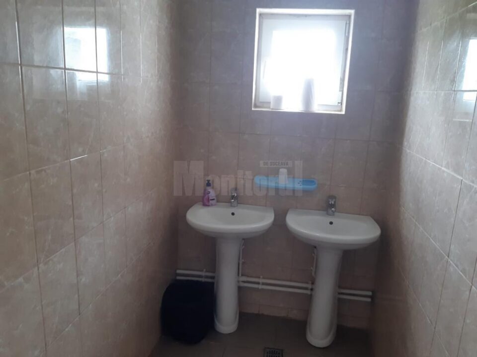 Dezinfectanți și săpun în școlile de la Moara