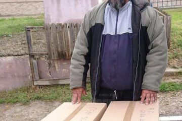 Antrenorul Vasile Conache a preluat kiturile cu echipamente de protecție și mingi de rugby