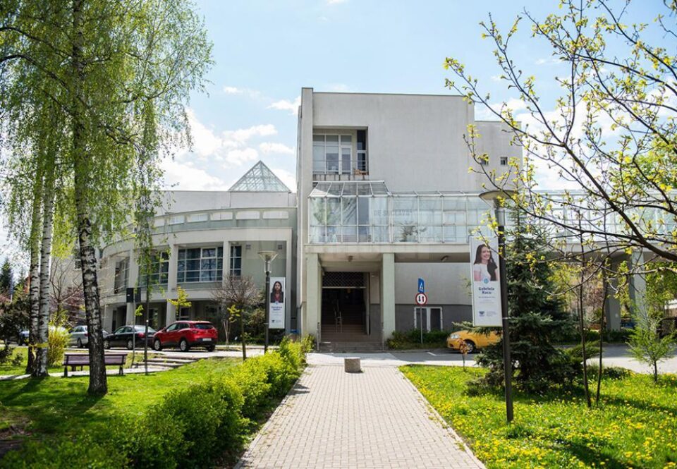 Cursuri noi, pentru integrarea mai ușoară pe piața muncii, pentru studenții Universității Cursuri noi, pentru integrarea mai ușoară pe piața muncii, pentru studenții Universității
