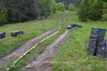 Polițiștii de frontieră suceveni au realizat două capturi de aproape 40 de mii de pachete de țigări aduse din Ucraina