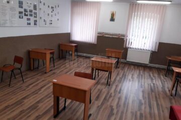 Mese la distanță în școlile din Moara