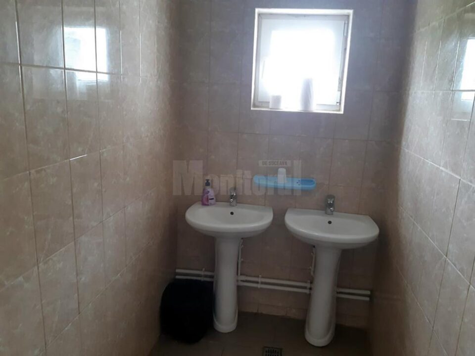 Dezinfectanți și săpun în școlile din Moara