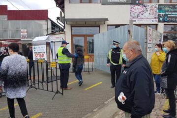 Obligativitatea purtării măștilor, motiv de nemulțumire pentru unii comercianți din Bazar, mai ales că s-au dat ameni usturătoare celor care nu s-au conformat