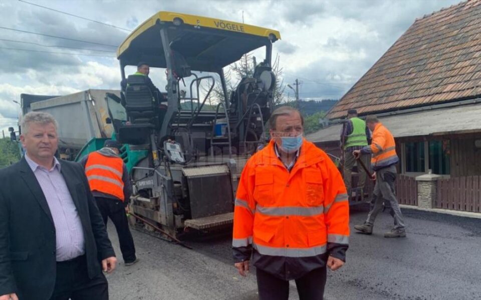 Gheorghe Flutur a inspectat lucrările de modernizare a drumului Frasin – Broșteni, la Stulpicani și Ostra