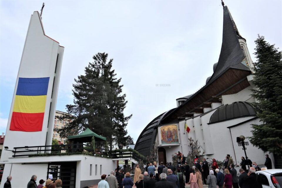 Slujbă de pomenire pentru eroii neamului, oficiată la inaugurarea Turnului Unirii, în prezența autorităților locale