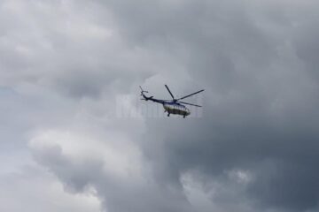 Elicopterul a survolat zona împădurită din jurul comunei Moldovița