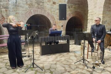 Diana Păstru, pianistul Johannes Onesciuc și trompetistul Ionuț Țanța