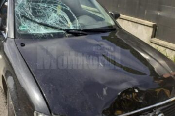 În urma impactului, cel puțin una dintre victime a fost proiectată pe parbrizul mașinii