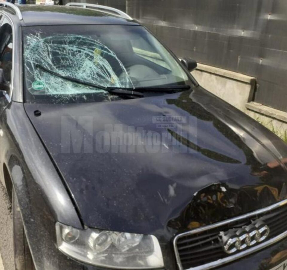 În urma impactului, cel puțin una dintre victime a fost proiectată pe parbrizul mașinii În urma impactului, cel puțin una dintre victime a fost proiectată pe parbrizul mașinii