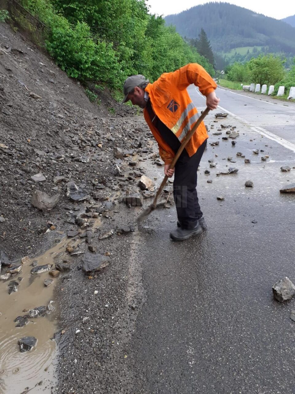 Căderi de bolovani, la Cotargasi
