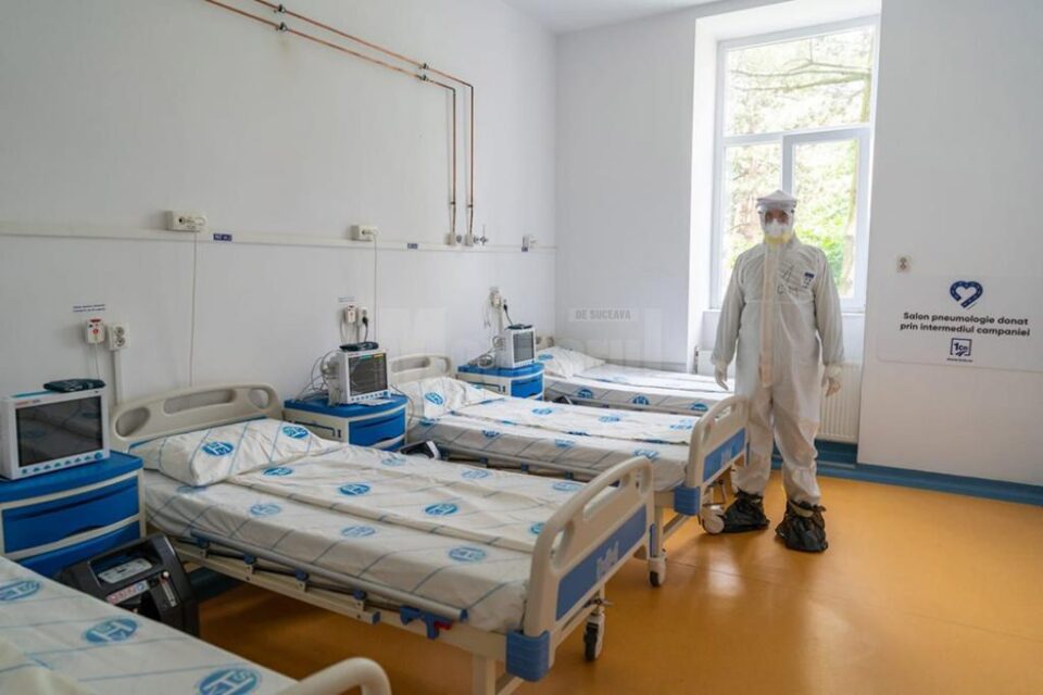 Crucea Roșie Suceava continuă să facă donații către spitalele din județ